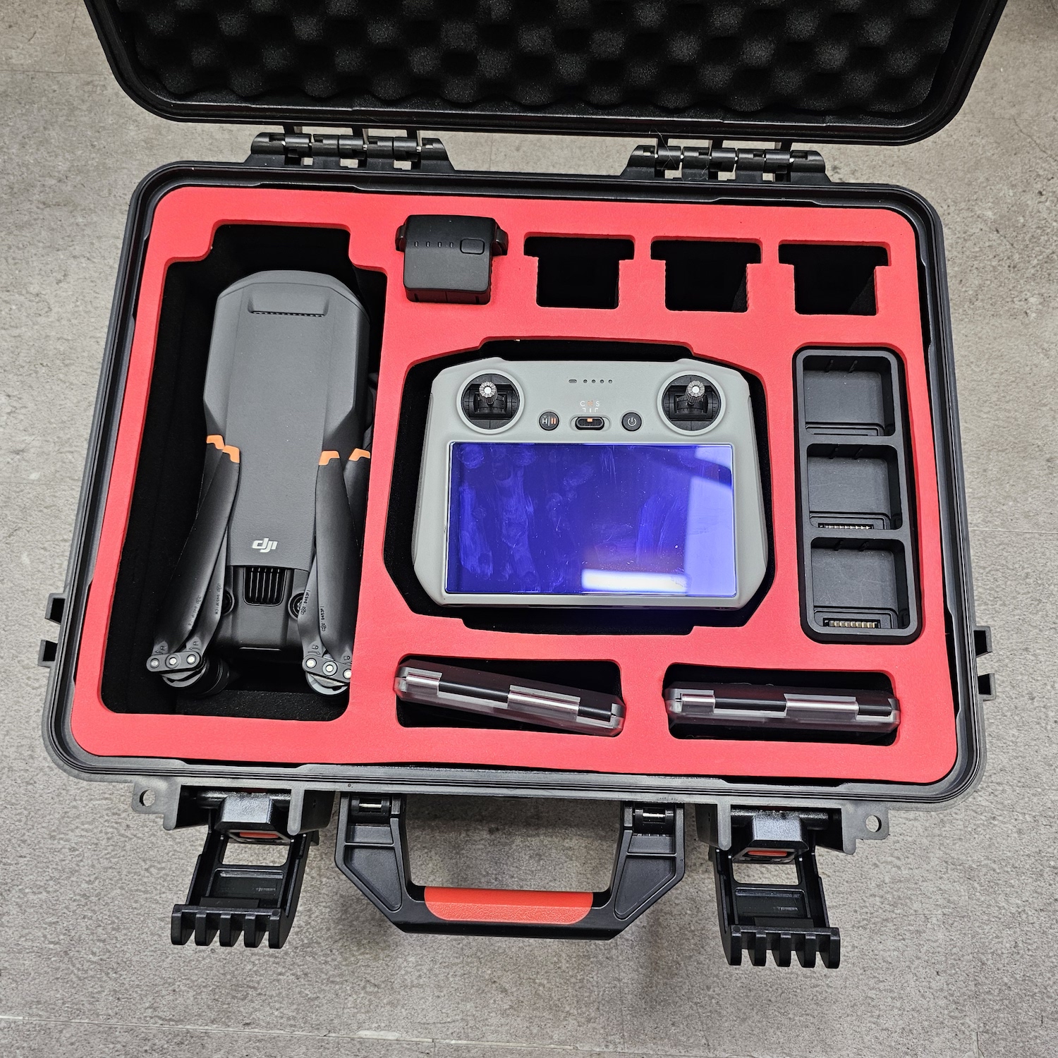 Approved used DJI Mavic 3 pro - hard case - one battery - ND filters image 2