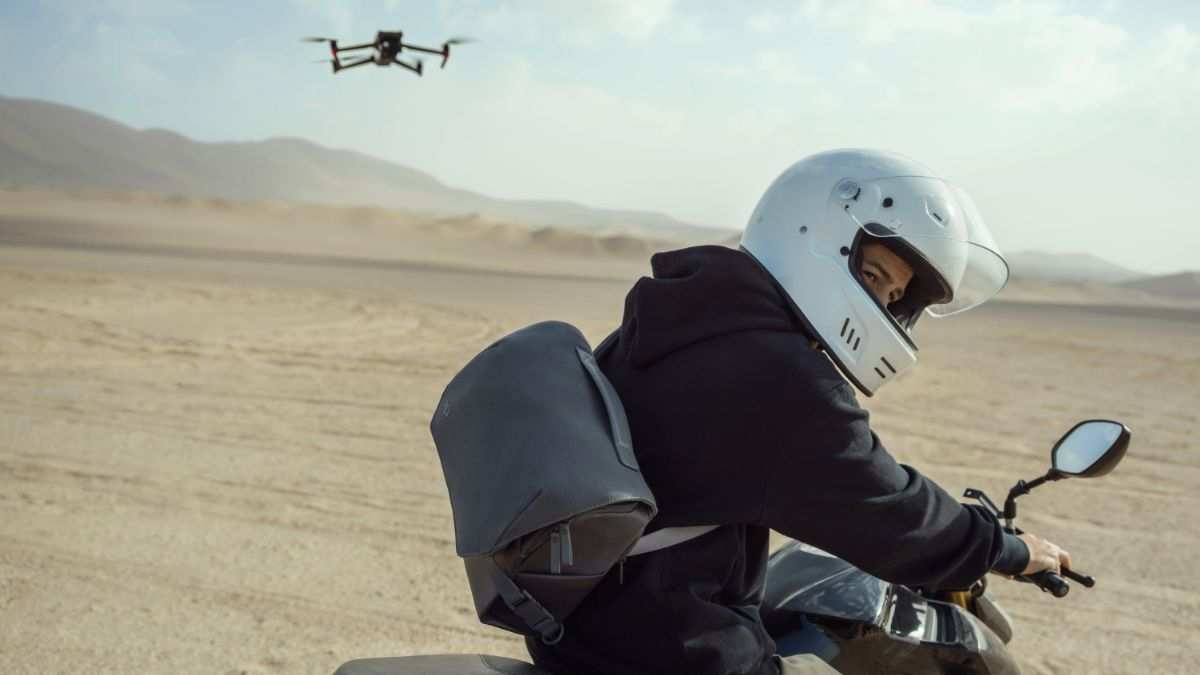 DJI-Mavic-3-Bike-In-Desert (1)