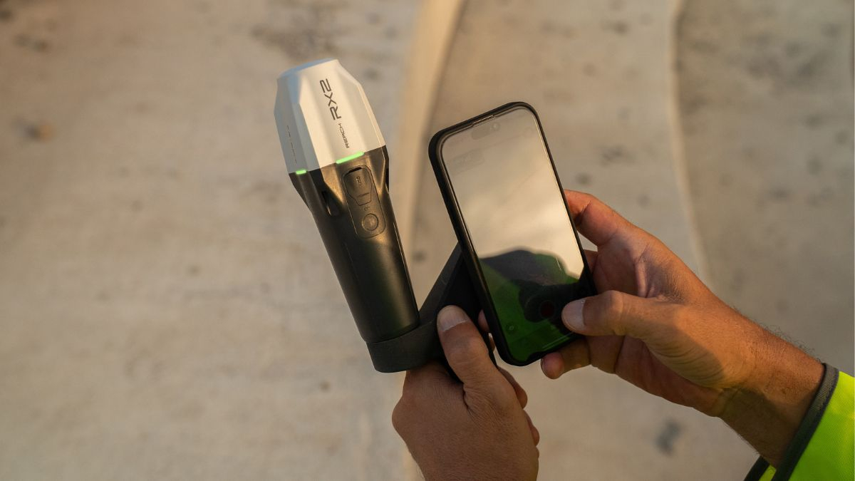 Emlid Reach RX2 scanning handle in use