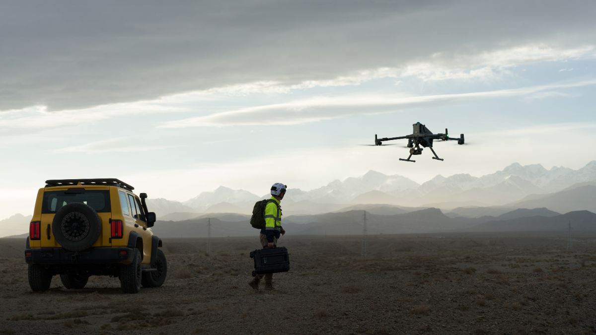 DJI Matrice 400 H30t in Use drone